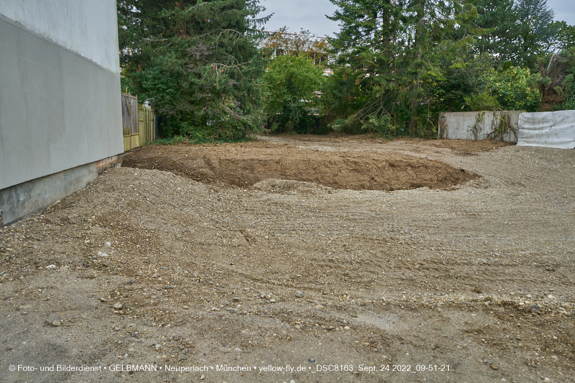 24.09.2022 - Baustelle an der Niederalmstraße 16 und Hugo-Lang-Bogen 13 in Neuperlach-Trudering
